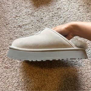NWT UGG Platform Slippers
